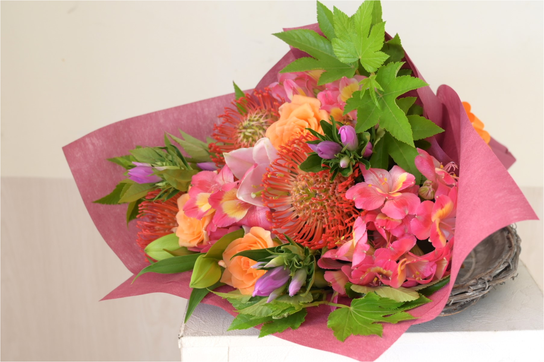 ピンクッションの入った花束♪